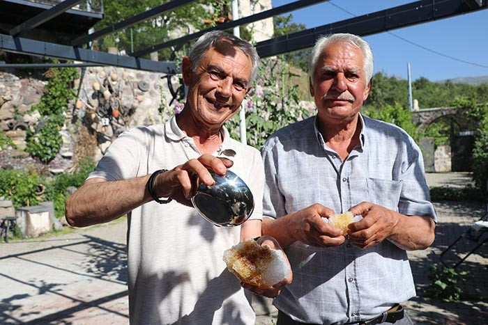  Gelene gidene dağıtıyorlar Burayı merak edenler gelsin