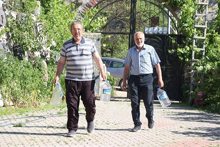  Gelene gidene dağıtıyorlar Burayı merak edenler gelsin