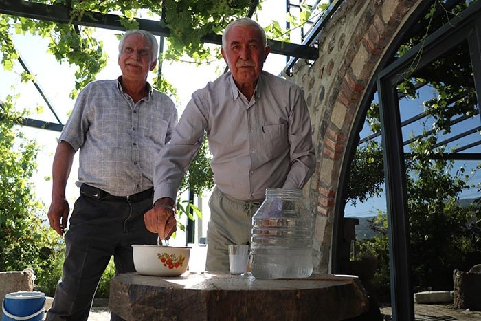  Gelene gidene dağıtıyorlar Burayı merak edenler gelsin
