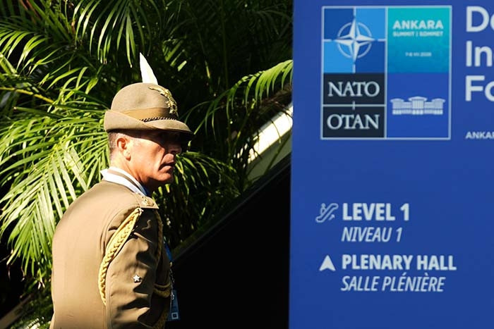 NATO zirvesi için hazırlıklar tamamlandı Trumpa yeniçeri ve mehter takımı eşliğinde karşılama | İşte zirveden görüntüler