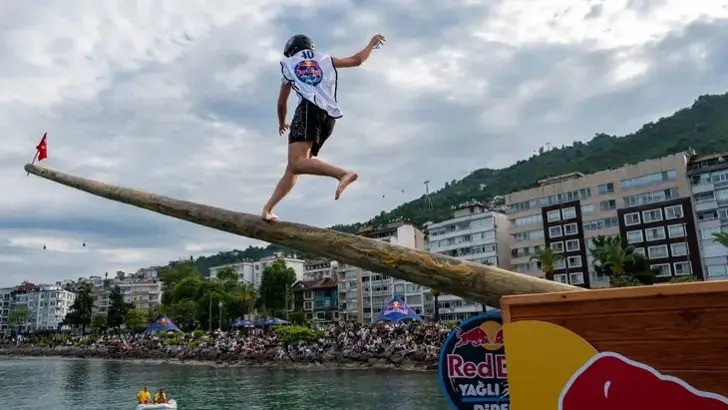 Red Bull Yağlı Direk heyecanı Ordu'da yaşandı