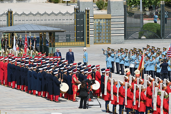 NATO zirvesi için hazırlıklar tamamlandı Trumpa yeniçeri ve mehter takımı eşliğinde karşılama | İşte zirveden görüntüler