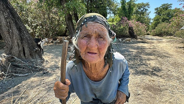Az yerim, çok gezerim Az yerim, çok gezerim
