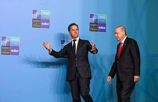 Erdoğan liderleri karşıladı, aile fotoğrafı çekildi NATO Liderler Zirvesinden dikkat çeken kareler...
