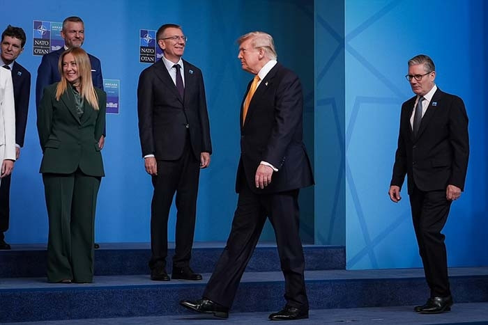 Erdoğan liderleri karşıladı, aile fotoğrafı çekildi NATO Liderler Zirvesinden dikkat çeken kareler...