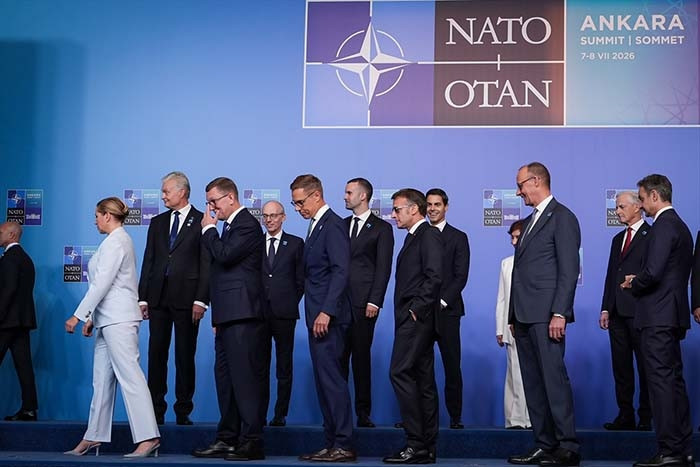 Erdoğan liderleri karşıladı, aile fotoğrafı çekildi NATO Liderler Zirvesinden dikkat çeken kareler...
