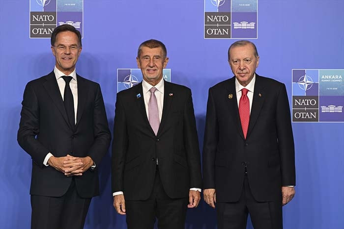 Erdoğan liderleri karşıladı, aile fotoğrafı çekildi NATO Liderler Zirvesinden dikkat çeken kareler...
