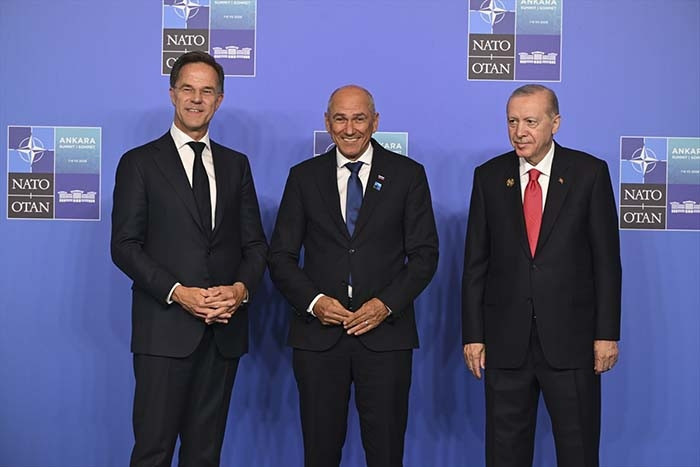 Erdoğan liderleri karşıladı, aile fotoğrafı çekildi NATO Liderler Zirvesinden dikkat çeken kareler...