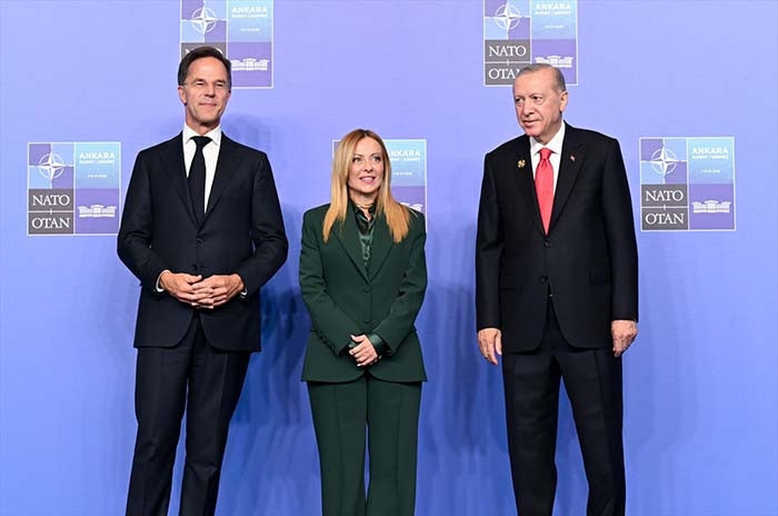 Erdoğan liderleri karşıladı, aile fotoğrafı çekildi NATO Liderler Zirvesinden dikkat çeken kareler...