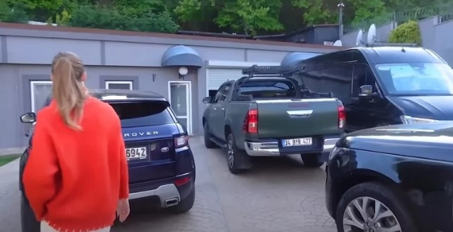 Bütün pencereleri Boğaza açılıyor... İşte ünlü çiftin lüks yalısı