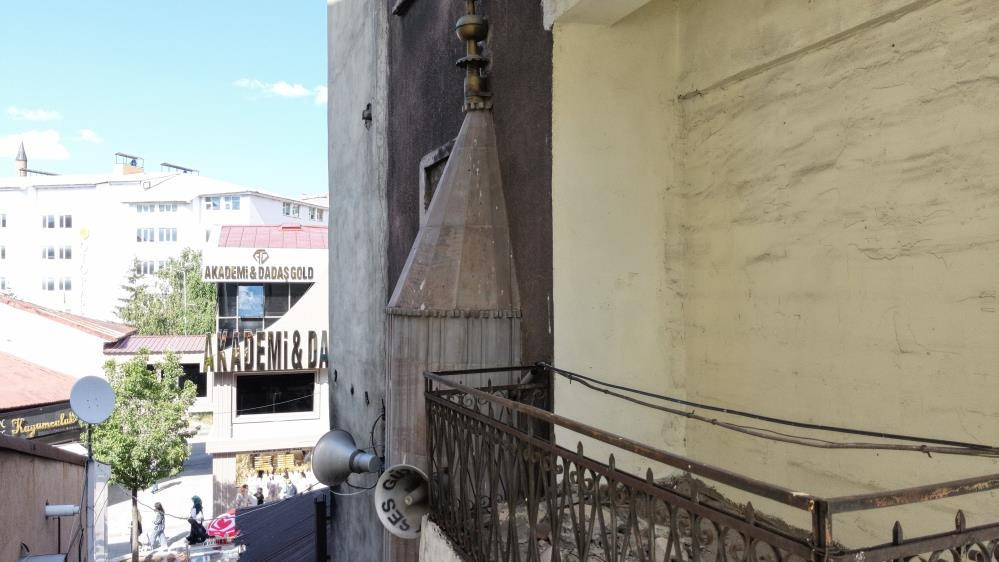 Bu caminin minaresi şaşırtıyor | Spontane gelişen bir uygulamaydı Bu caminin minaresi şaşırtıyor | Spontane gelişen bir uygulamaydı