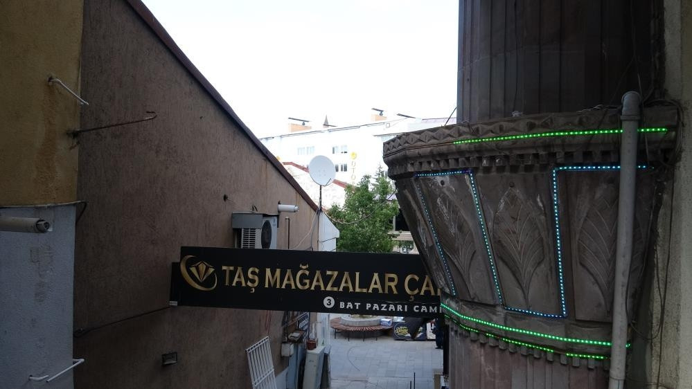 Bu caminin minaresi şaşırtıyor | Spontane gelişen bir uygulamaydı Bu caminin minaresi şaşırtıyor | Spontane gelişen bir uygulamaydı