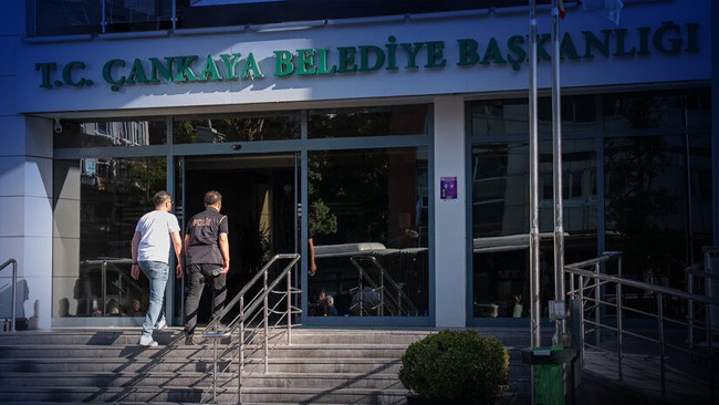 Çankaya Belediyesi'ne yönelik soruşturma: Belediye Başkanı Hüseyin Can Güner dahil 30 kişi adliyede