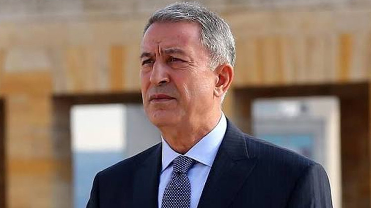 Hulusi Akar, 15 Temmuz darbe girişiminin Cumhurbaşkanı Erdoğan'ın liderliğinde bozguna uğratıldığını söyledi