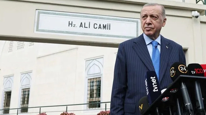 Cumhurbaşkanı Erdoğan Cuma Namazını Üsküdar'daki Hz. Ali Camii'nde Eda Etti
