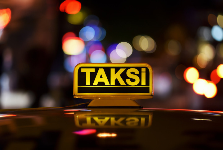 İstanbulda yeni zamlı taksimetre açılış ücreti, indi bindi ve kısa mesafe ücreti ne kadar oldu Yeni İstanbul zamlı taksi tarifesi 2026