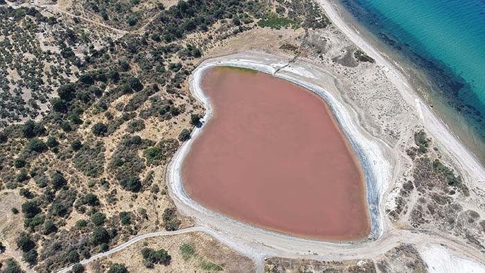 Yeniden pembe rengine büründü Yeniden pembe rengine büründü