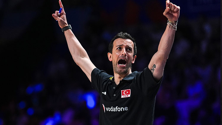 Türk kadın voleybolu Santarelli ile uçuşa geçti!