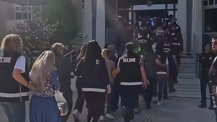 'Vize başvurusu' tezgahıyla dolandırıcılık! Operasyonda ikinci dalga: 39 şüpheli tutuklandı