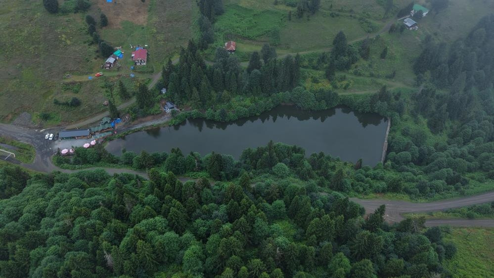 Bin 500 metre rakımlı yaylada bulunuyor: Gerçek değil yapay Köylülerimiz ve dedelerimiz tarafından yapıldı