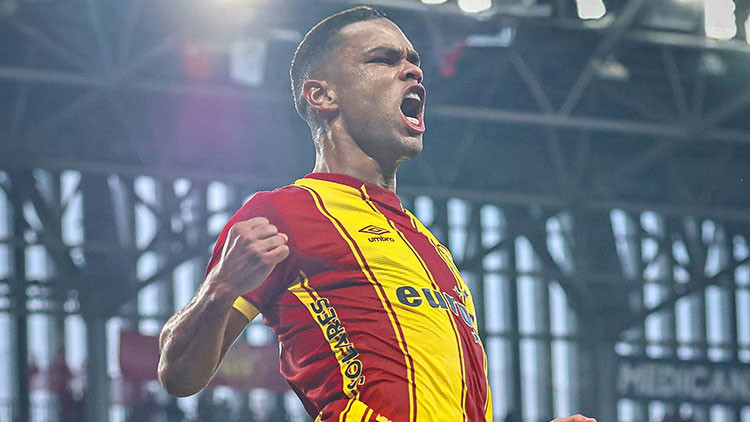 Göztepeli Juan, CSKA'nın kapısından döndü