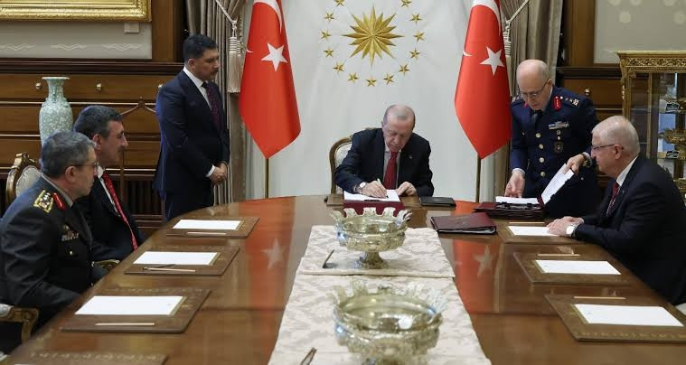 Yüksek Askeri Şura kararları Resmi Gazete'de