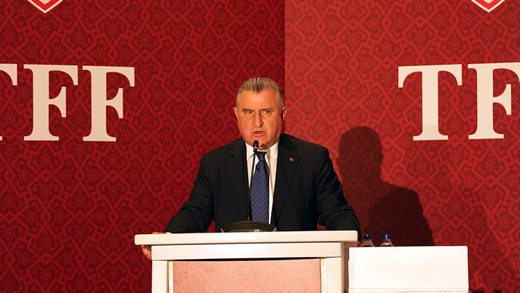 Gençlik ve Spor Bakanı Osman Aşkın Bak, hakemlere seslendi: 'Cesur, kararlı ve her şeyden önce adil olun'