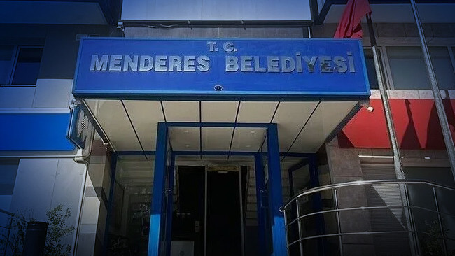 Menderes Belediyesi'ne soruşturma: Başkan İlkay Çiçek ve 15 şüpheli adliyede | İlkay Çiçek hakkında kesin ihraç talebi