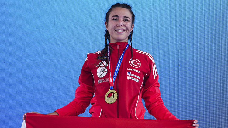 Altın kız İlke'den tarihi zafer