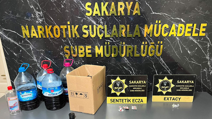Sakarya'da sosyal medyada emniyet güçlerine tehdit ve hakaretlerde bulunan şüpheli tutuklandı