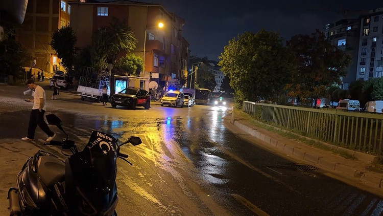 Kağıthane'de çöp kavgası kanlı bitti: Kadının burnunu kırdı, yakını kardeşini bıçakladı