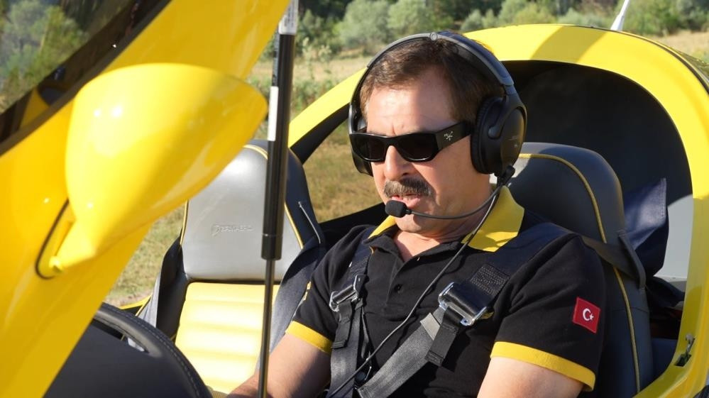 İş insanı Orhan Ünsal yıllar önce annesine verdiği sözü tuttu Bir gün köyüme uçakla geleceğim dedi, geldi