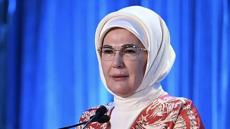 Emine Erdoğan: AK Parti'nin 25'inci yaşı kutlu olsun