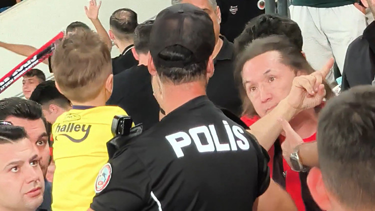 Minik taraftarın formasını zorla çıkarttıran tribün zorbasına gözaltı kararı! Gençlerbirliği'nden kınama geldi