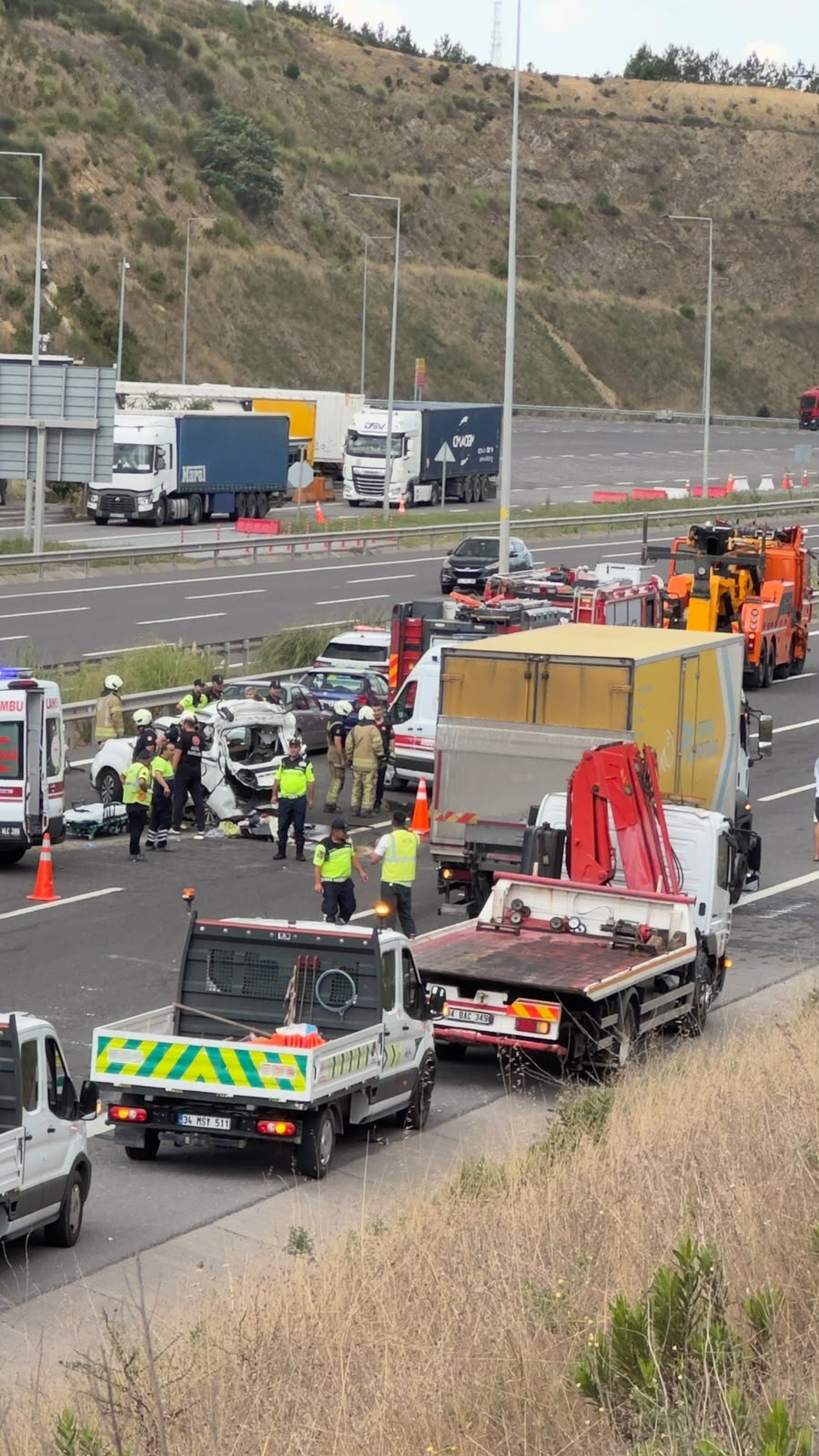 Kuzey Marmara Otoyolu Uskumruköyde kaza; 1i çocuk 3 ölü 5 yaralı