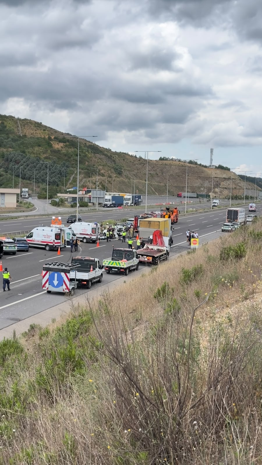 Kuzey Marmara Otoyolu Uskumruköyde kaza; 1i çocuk 3 ölü 5 yaralı
