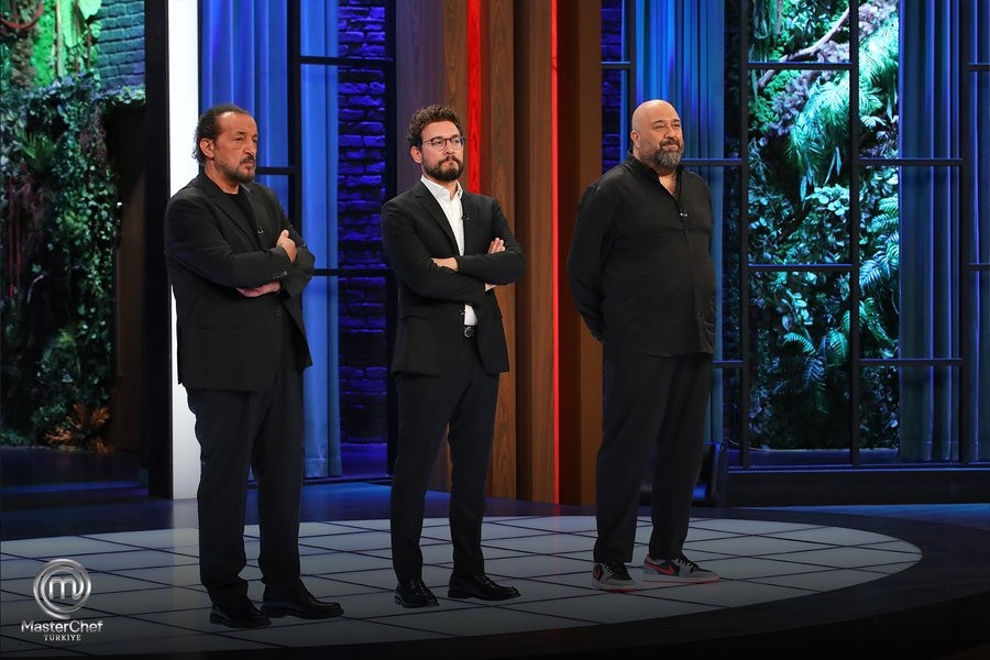 MASTERCHEF KİM ELENDİ KİM GİTTİ 16 AĞUSTOS 2026 PAZAR | Dün akşam MasterChefte Demirhan mı, Enes mi elendi, en düşük puanı kim aldı İşte MasterChef son bölüm sezonu ilk elenen yarışmacısı MASTERCHEF KİM ELENDİ KİM GİTTİ 16 AĞUSTOS 2026 PAZAR | Dün akşam MasterChefte Demirhan mı, Enes mi elendi, en düşük puanı kim aldı İşte MasterChef son bölüm sezonu ilk elenen yarışmacısı