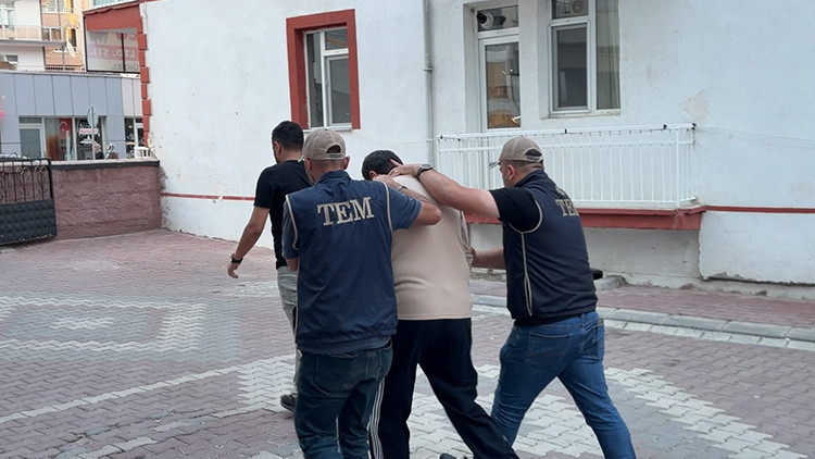 Kırşehir'de kırmızı bültenle aranan Irak uyruklu terör şüphelisi yakalandı