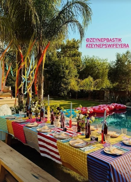 Çeşmedeki düğüne günler kala bekarlığa veda etti