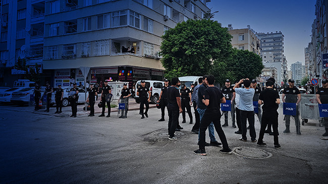 Furkan Vakfı'na yönelik operasyon: Alparslan Kuytul'un evinde polis arama yapıyor