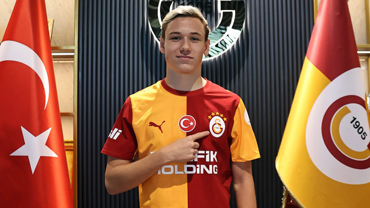 Aleksey Batrakov resmen Galatasaray'da!