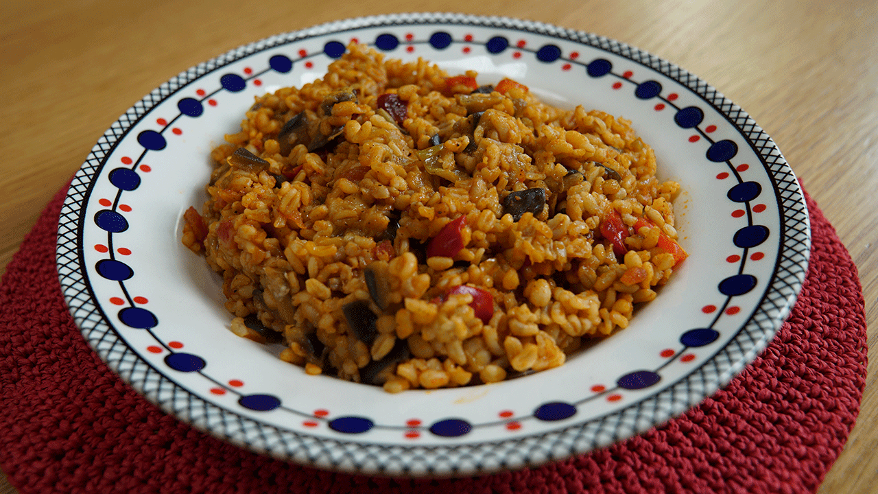 Patlıcanlı bulgur pilavı (Videolu)