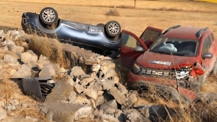 Afyonkarahisar'da iki otomobil çarpıştı: 2 ölü, 4 yaralı
