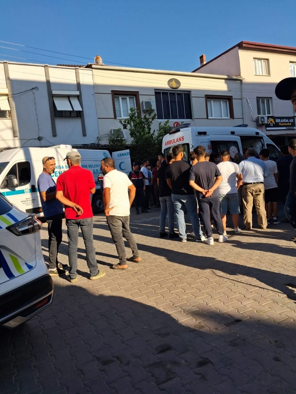 Gölmarmara Haberleri - Manisa’da berber dükkanına silahlı saldırı: 2 ölü - Manisa Haberleri