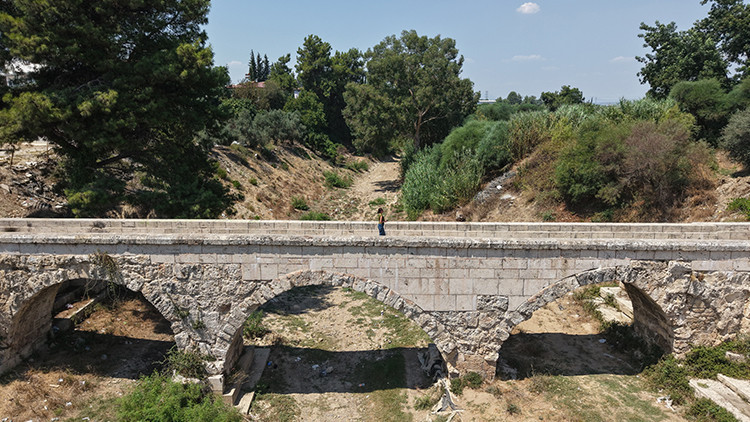 Antalya'da Roma'dan Selçuklu'ya uzanan tarih: 800 yıllık Soğucaksu Köprüsü modern köprüyle yan yana
