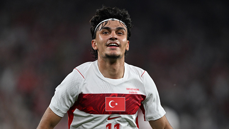 Eintracht Frankfurt'tan Can Uzun açıklaması!