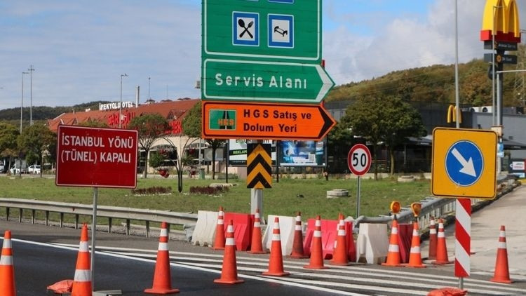 Anadolu Otoyolu'nun İstanbul istikametinde yol çalışması