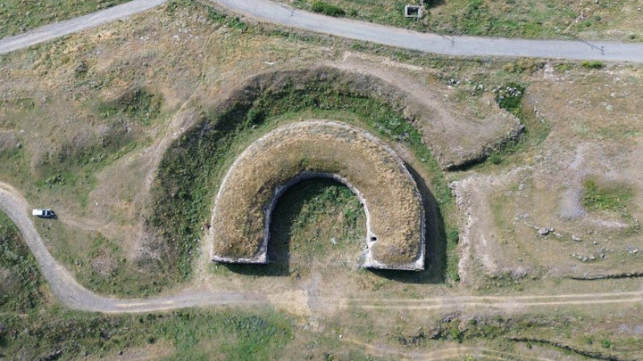 200 yıl önce Kars'ta inşa edildi... Bir dönem kadın hapishanesi olarak kullanıldı! Havadan görüntülendi
