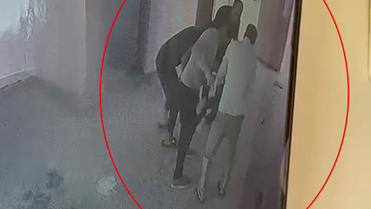 Mardin'de okul müdüründen hayat kurtaran müdahale: Nefes borusuna şeker kaçan çocuğu kurtardı