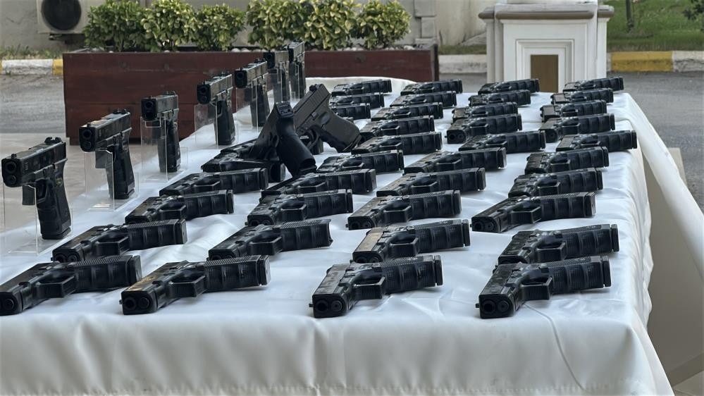 Sakarya'da Büyük Silah Operasyonu: 100 Ruhsatsız Tabanca Ele Geçirildi